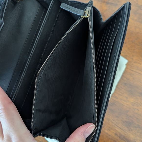 Black Gucci Marmont Velvet Crossbody Bag - Picture 8 of 15